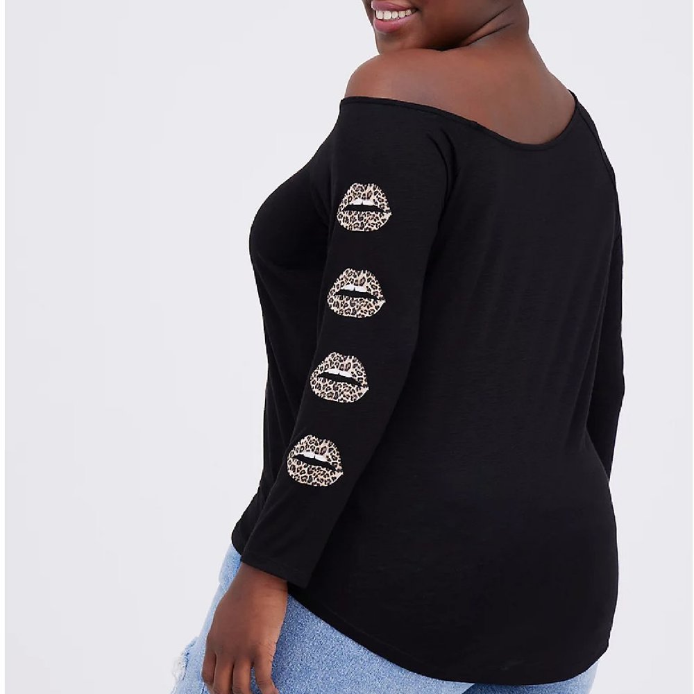 NWT TORRID OFF-SHOULDER TEE - HERITAGE SLUB LEOPARD LIPS BLACK SZ 1